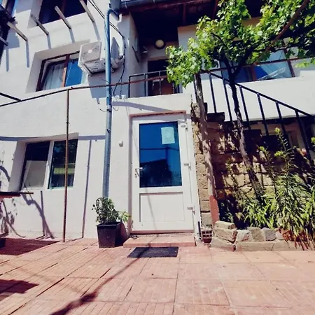 The Vinegarden With Private Terrace And Iconic Fortress Views & Old Town Charm *